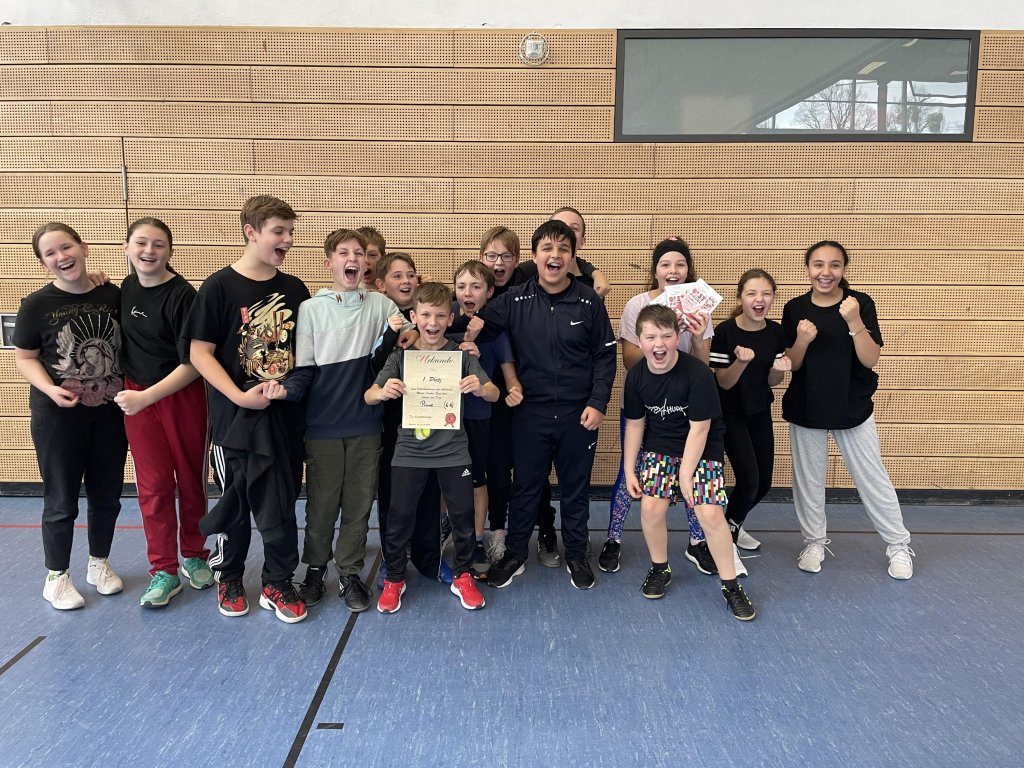 Völkerballturnier vor den Weihnachtsferien