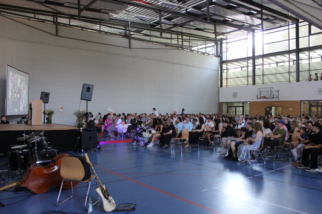 Eindrücke von der Zeugnisverleihung 2024