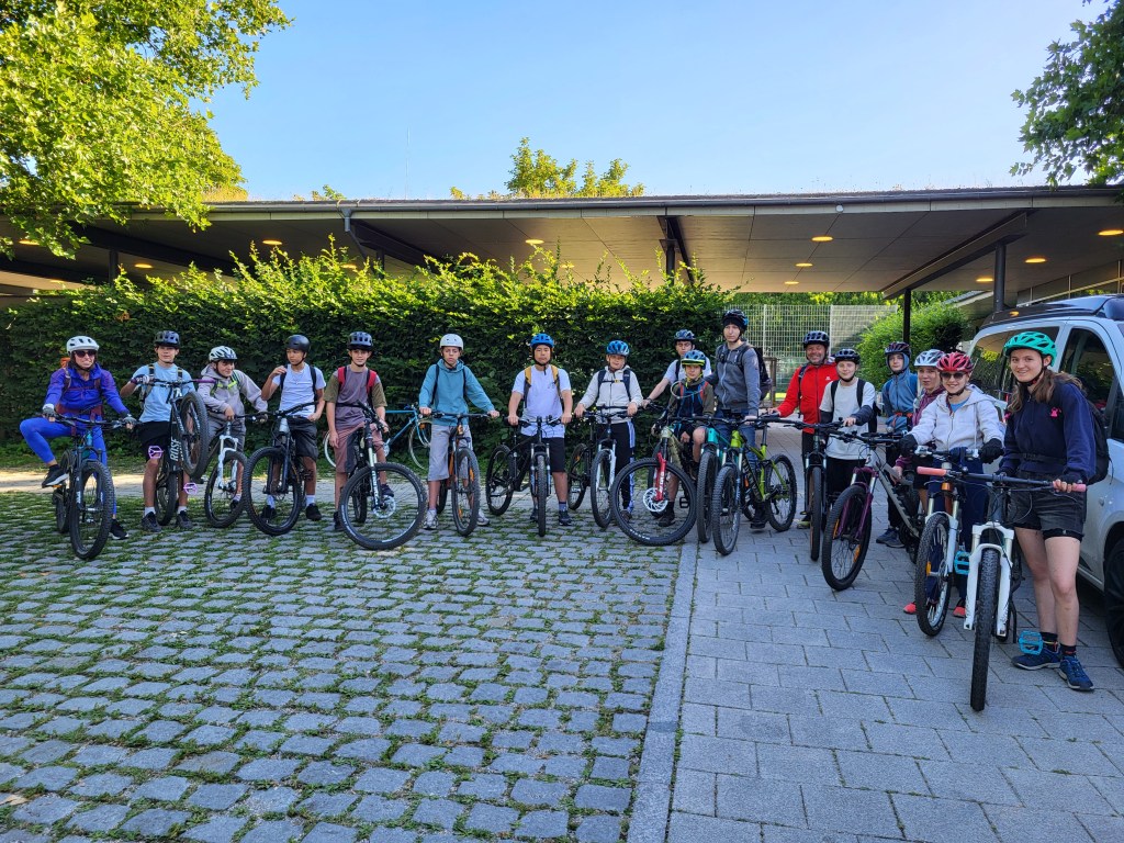 Abenteuerlicher Start der Mountainbike-AG-Tour – Mit Muskelkraft, Teamgeist und jeder Menge Spaß